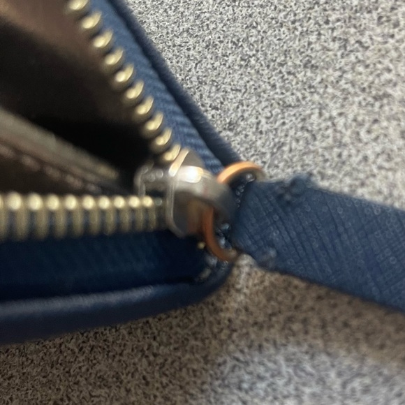 Calvin Klein Dark Blue Zippered Leather Wallet - Picture 5 of 8